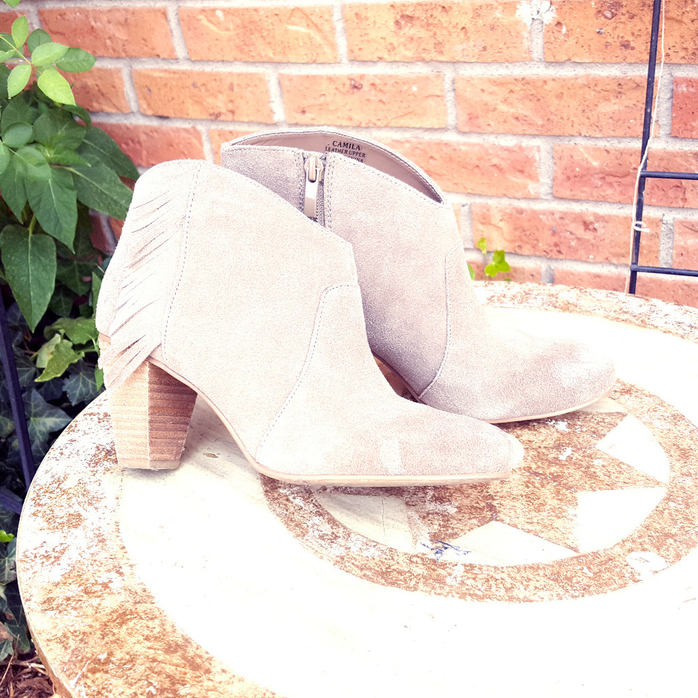 Tahari Camila distressed toe, fringe booties